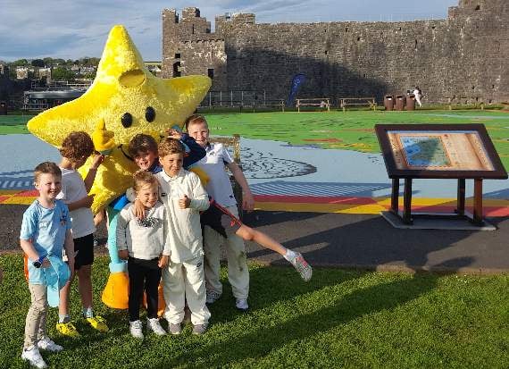 Cricket returns to the castle!