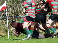Seasiders stay on course for title