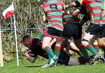 Seasiders stay on course for title