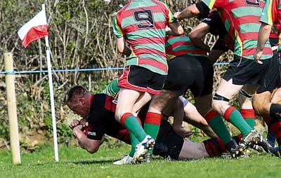 Seasiders stay on course for title