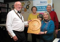 Walking group win popular long running Saundersfoot Rotary quiz