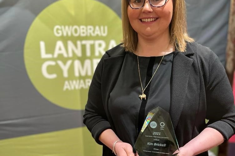 Kim Brickell with Lantra Award