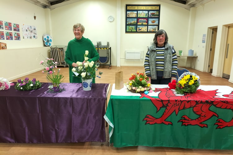 Flowers at Lower Lansker Trefoil Guild