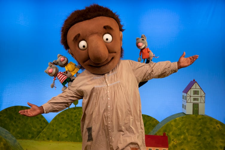Smartest Giant in Town  production photos- Little Angel 2021