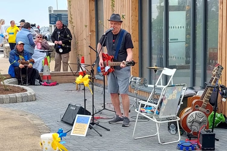 Busking in Saundersfoot