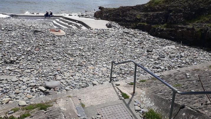 Amroth stones
