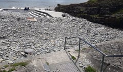 High tides leave walkways hazardous in Amroth