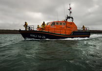 St Davids RNLI volunteers rescue 16 paddle boarders
