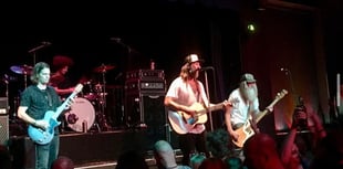 Reef celebrate 30 years of debut album Replenish with Tenby return