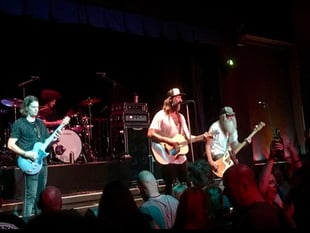 Reef celebrate 30 years of debut album Replenish with Tenby return