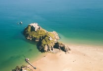 Tenby island fort history lesson for Saundersfoot WI