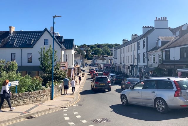 Motorist prosecuted for seaside village littering