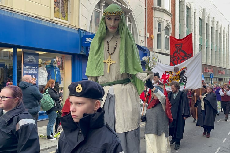 Saint Dwynwen parades through the streets of Aberystwyth. Parade held on Saturday January 21, 2023. Still from video taken by Dylan Davies