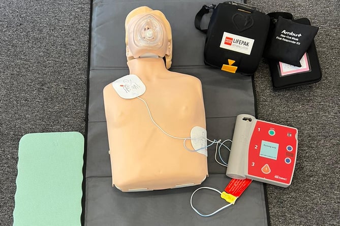 Defibrillator equipment