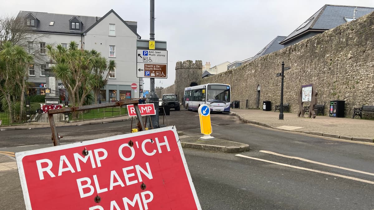 Resurfacing works continue for Tenby | tenby-today.co.uk