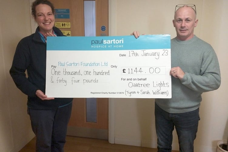 Oaktree lights donation
