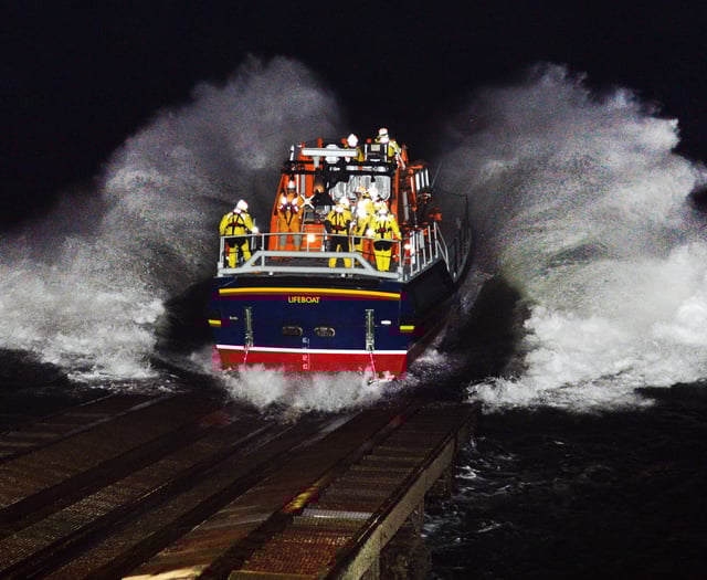 Tenby RNLI called to search for missing surfer