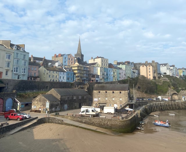 Urgent action called for on 'dilapidated' Tenby shelter