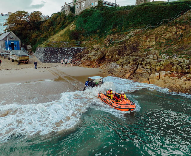 Tenby lifeboat alerted to missing kite surfer