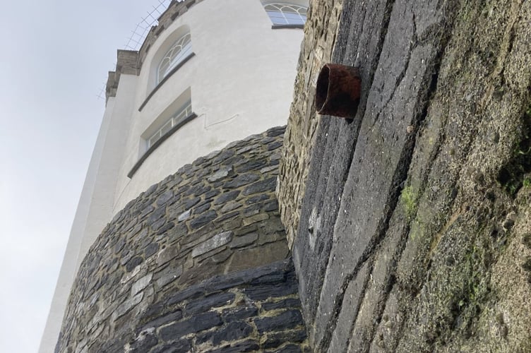 Harbour pipe