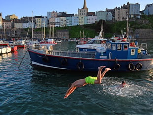 Tenby jumpers warned of boat dangers