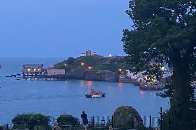 Tenby RNLI lifeboat at night