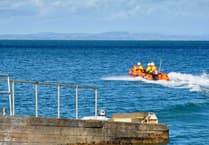 Tenby RNLI rescue two cut off by tide near Monkstone