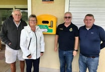 New defibrillator fitted for Saundersfoot sports field welcomed