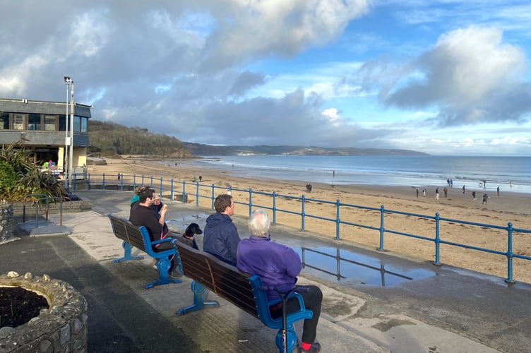 Saundersfoot front