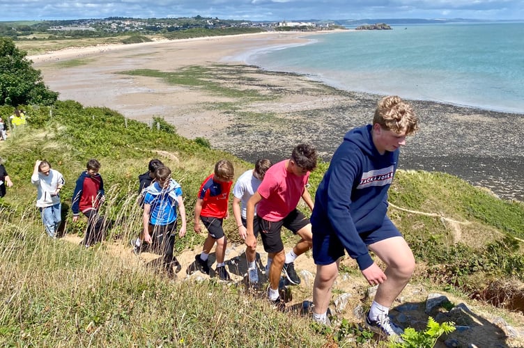 Ysgol Greenhill walk