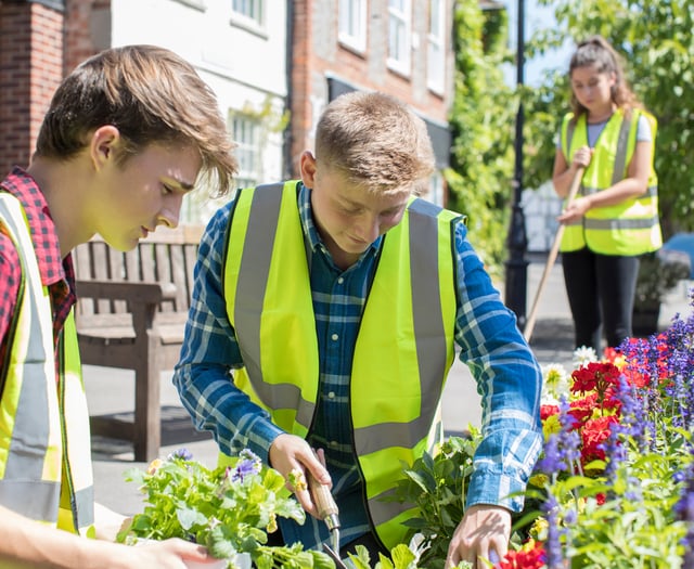 Young people encouraged to volunteer across Pembrokeshire this summer