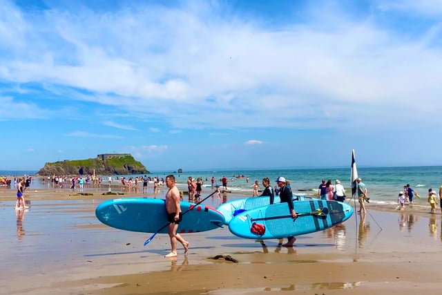 RNLI rescues paddleboarders off South Beach