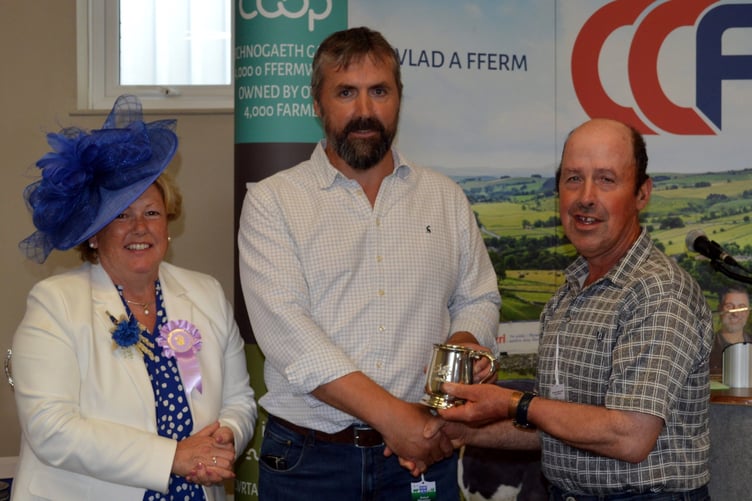 Richard Davies receiving the Long Service Award