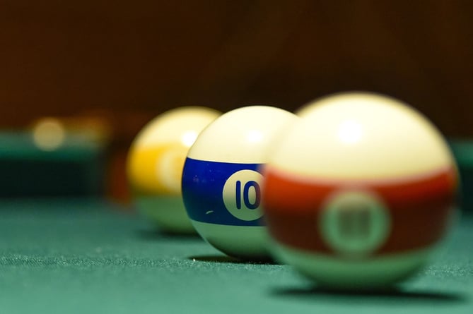 Generic pool table