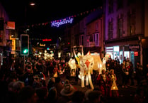 Community backs revival of spectacular giant lantern parade