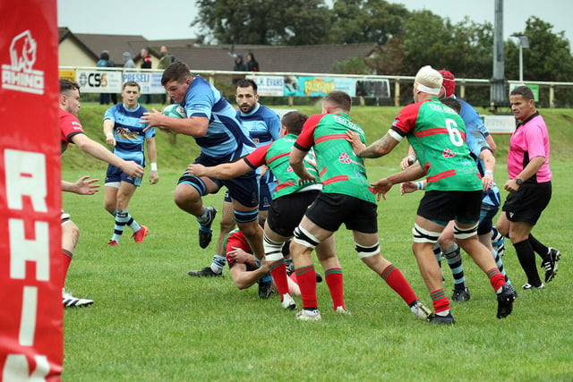 Will Blackburn charging towards the try line