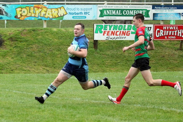 Wing Dean James scoring the first of his two tries