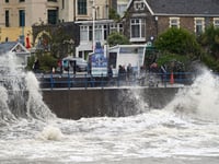 Saundersfoot adapts to coast change
