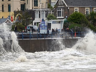 Saundersfoot adapts to coast change