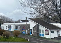 Parents politely asked to turn engines off at school pick-up time