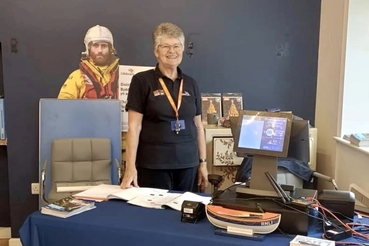 Saundersfoot RNLI shop