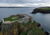 Removal of ‘shanty-like’ 1960s bar from Pembrokeshire fort praised