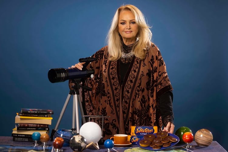 Bonnie Tyler explains eclipses