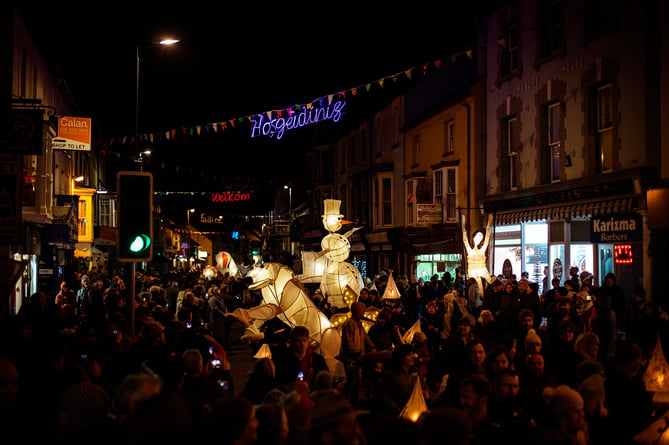 Giant Lantern parade, Cardigan