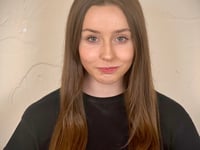 Local teenager Seren lands key role alongside Laila Morse in pantomime
