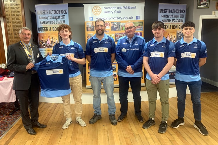 Otters Youth Team with Coach Jason Jennings third from left, next to Treasurer John Llewellyn