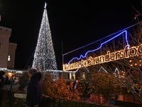 Join Saundersfoot's festive 'Big Switch On'