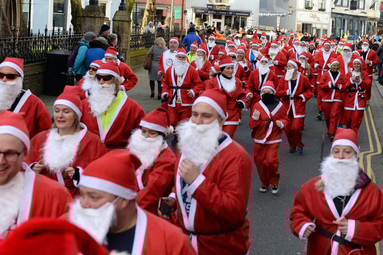 Tenby Santas