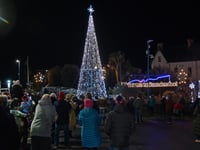 Join Saundersfoot's Festive 'Big Switch On'