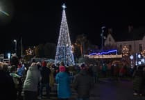Join Saundersfoot's Festive 'Big Switch On'